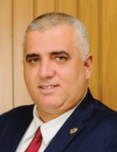 DENNIS DE DONA MOÇA